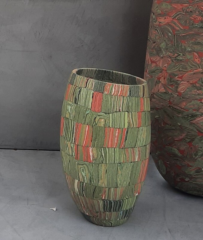 Dorothee Wenz - Stäbchen grünrot, 2025, colored clay and porcelain