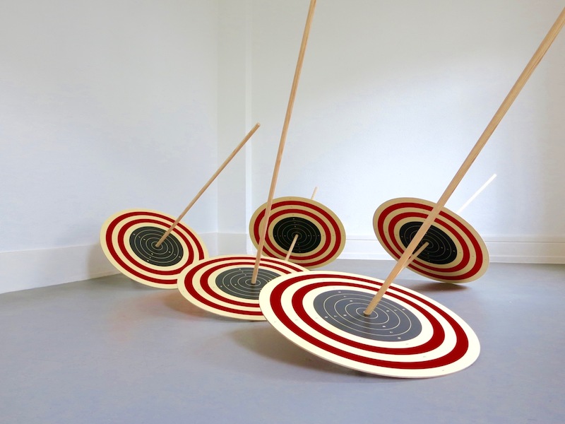 Petra Scheibe Teplitz: "Installation mit Kreisel" (2015)