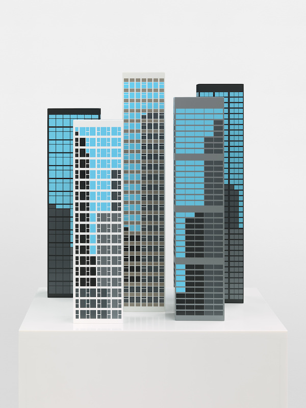 Julian Opie - Modern Towers 2 (A-E), 2017, Siebdruck auf besprühten Holzblöcken