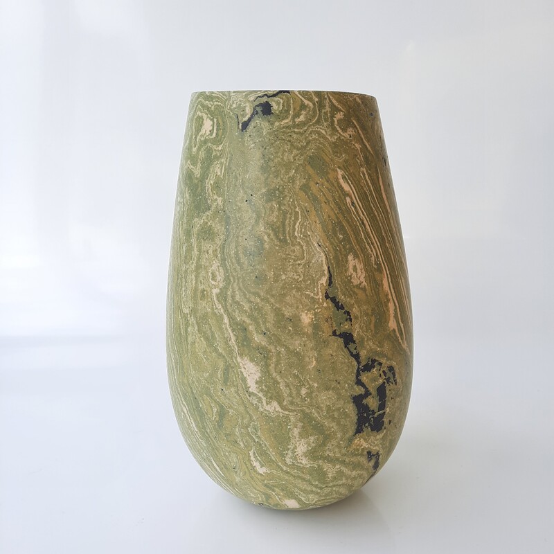Dorothee Wenz - Olivin, 2023, colored clay and porcelain