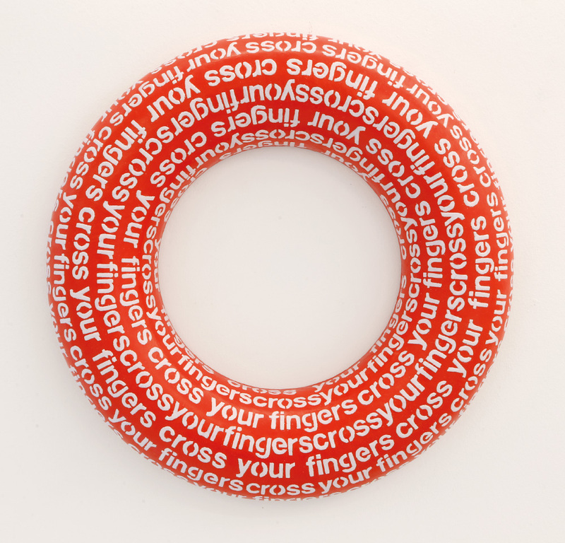 Petra Scheibe Teplitz - Cross your fingers, 2004/2026, Styroporreifen, Pappe, Wachs