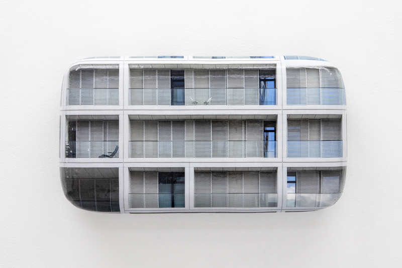 Hein Spellmann - Kleines Stadtregal, 2024, silicone, acrylic, CLC print, foam, wood