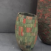 Dorothee Wenz - Stäbchen grünrot, 2025, colored clay and porcelain